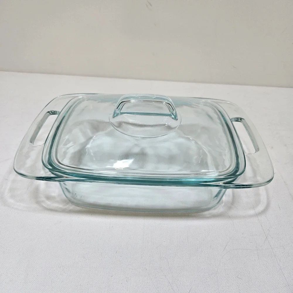 Pyrex Casserole Dish 2qt Clear Glass Rectangular Baker with Lid 1.9L